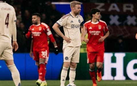 穆里尼奥趁虚而入：本菲卡轻松取胜，阿贾克斯再创下耻辱记录