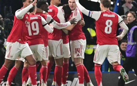 3-2！阿森纳斯坦福桥封神：赛季16人进球露冠军相，温格纪录作古