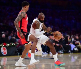 湖人连败危机如何化解 是时候考虑交易詹姆斯了？