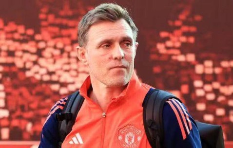 曼联冬窗必须全力梭哈！锁定 “无解妖星”，冲欧冠就靠他