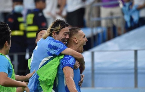 国足好消息！前欧冠主力铁卫自荐免费完成归化，最快年底就能到位