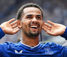 4球1助攻！25岁非洲天才边锋闪耀英超，三大豪门疯狂争夺中