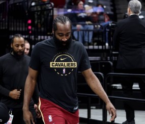 哈登首秀23+2+8米切尔35分 骑士送国王12连败