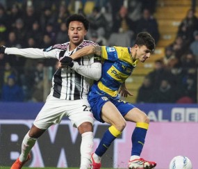 尤文图斯4-1大胜帕尔马 迎来两连胜 反超罗马逼近榜首