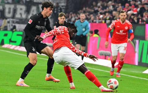 （体育）足球——德甲：美因茨不敌门兴格拉德巴赫