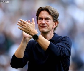 不像是职业教练？热刺排名第14战绩一泻千里，弗兰克被球迷狂喷