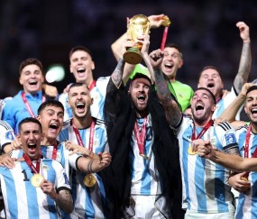 马丁内斯:我们所有人都爱梅西!都会站在他身后!