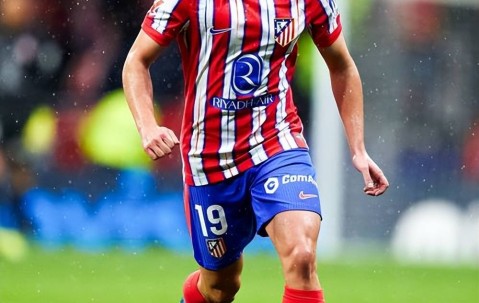 马竞5-1横扫法兰克福!格列兹曼200球里程碑闪耀,小蜘蛛1球2助