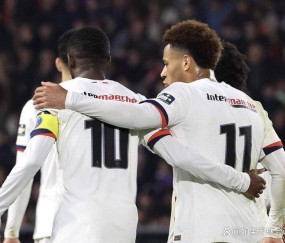 4-0横扫业余队！巴黎杀鸡用牛刀，20岁新星9.3分抢尽梅西内少光环