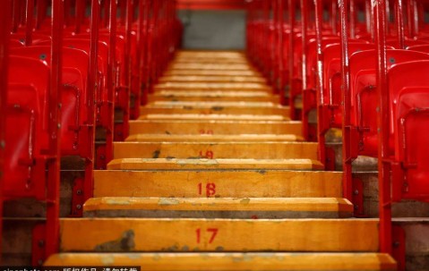 斯洛特谈利物浦逆转狼队：定位球防守待改进，维尔茨表现令人欣慰