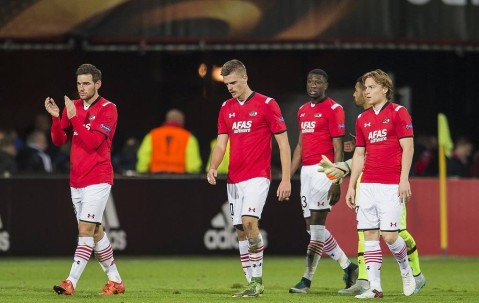 西甲焦点战：赫罗纳VS马德里竞技——以攻防博弈论成败，比分预测直指关键