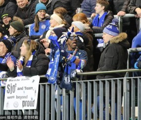 女足欧洲冠军联赛:沃尔夫斯堡女足vs切尔西女足