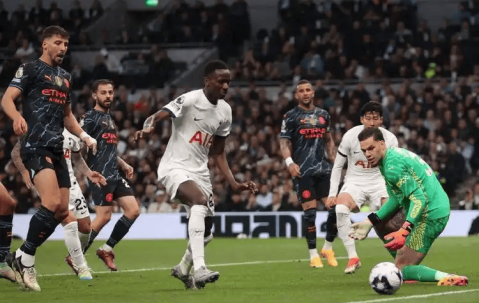 法甲强强对话悬念迭起，主队开云画上完美的句号