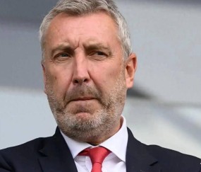 曼联幕后大佬终现身!三连胜后高调邀功,直言引援全中还将加码