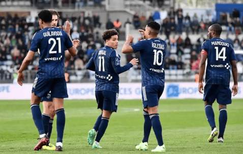 法甲焦点战：巴黎圣日耳曼VS巴黎FC，实力悬殊下的德比对决