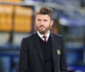 曼联新帅是他？44岁前名宿紧急救火，他能延续自己踢球时的硬度么