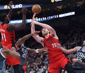 克林根23+18霍勒迪31+9 杨翰森2分开拓者胜爵士