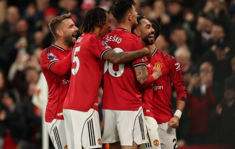 重返前四！阿莫林拿到首个英超三连胜 曼联新援打出身价