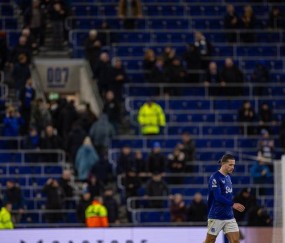 莫耶斯：格拉利什受伤对埃弗顿是“重大打击”