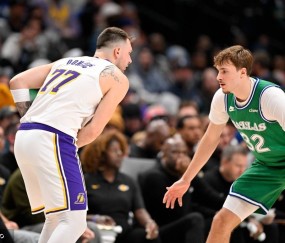 东契奇33+8+11詹姆斯17+8+5 湖人末节发力逆转独行侠