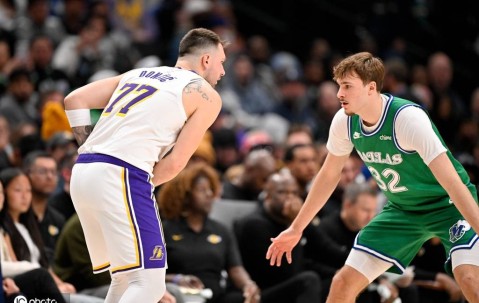 东契奇33+8+11詹姆斯17+8+5 湖人末节发力逆转独行侠