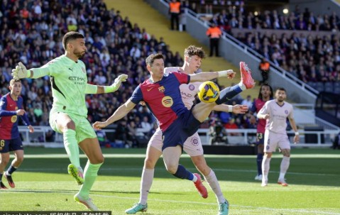 西甲惊心动魄！孔德送点，库乔点射破门，贝蒂斯绝地反击3-5巴萨！