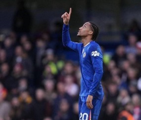 97分钟绝杀！英联杯决赛定一席，阿森纳双杀切尔西晋级，33年首冠仅一步之遥