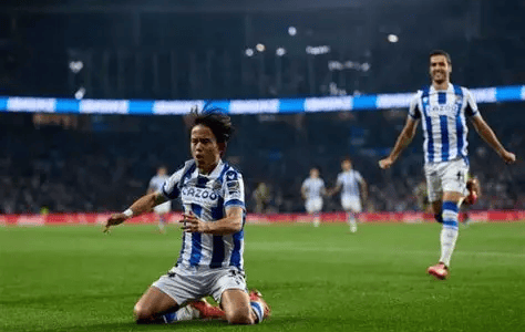 周六 德甲前瞻：弗赖堡VS汉堡 比分预判及攻防韧性对决解析