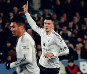 7-8！1-1！足坛疯狂一夜，那不勒斯出局，曼联补时绝平，切尔西爆冷