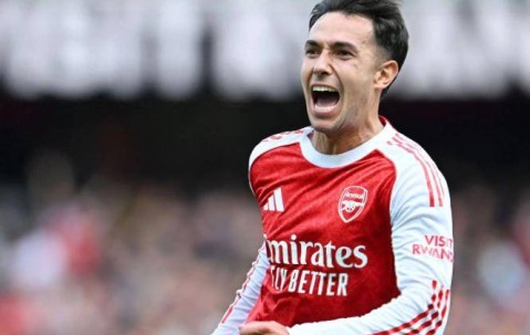 太燃了！3-2险胜后阿森纳再晋级，17天6战硬刚4大豪门，四线冲冠有戏