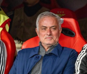 欧冠激战正酣：4场比赛共出示3红15黄，尤文惨败穆帅遭驱逐