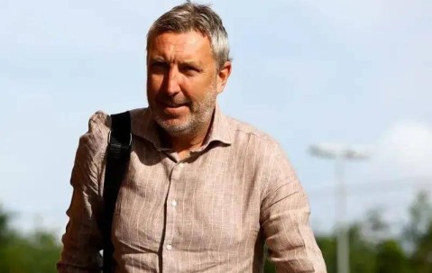 官宣！英国豪门同日换帅，比曼联还已经，主教练和总监同时离开