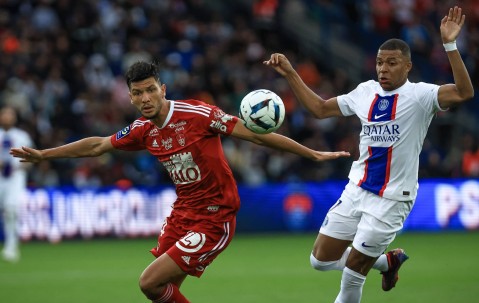 法甲焦点战：布雷斯特VS巴黎圣日尔曼——赛前深度剖析与比分预测