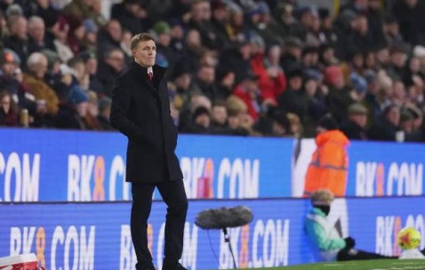 曼联27次传中助攻战术显现，弗莱彻激活谢什科进攻同时暴露防守隐患