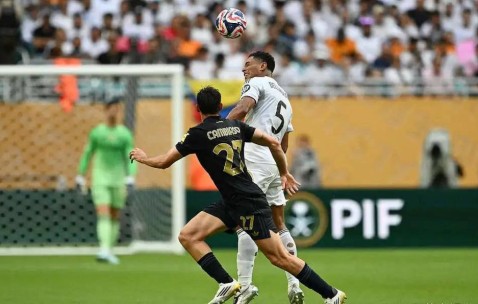 皇马1亿巨星贝林厄姆面临位置困惑：中场浪费天赋，前锋又难适应？