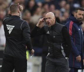 曼联怪圈：一种当代的“表演主义”与后现代“输学”