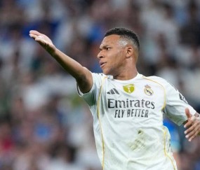 冲击C罗纪录！姆巴佩还有五场比赛机会，曼城之战成关键，但超越梅西仍无望