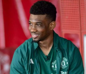 0胜!曼联从第二名滑落,黑马两次换帅失败,阿森纳追平队史纪录