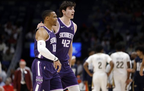 雷诺空砍21+20 国王不敌鹈鹕惨遭13连败