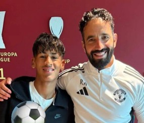 曼联疑似为青训新太子首秀铺垫!曝其不喜欢小梅西绰号,想做自己