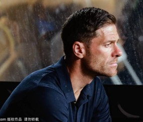 从安菲尔德到伯纳乌：Konaté拒绝续约引发转会市场震动，皇马防线重建迎新机遇
