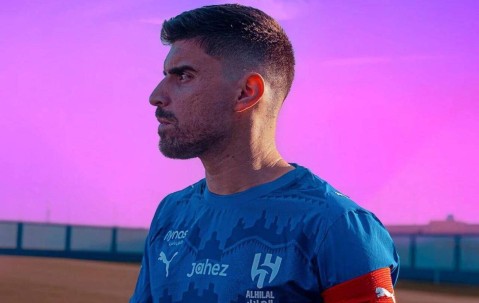 曝曼联明夏欲免费签葡萄牙铁腰！彻底重组中场，现有球员可全换掉