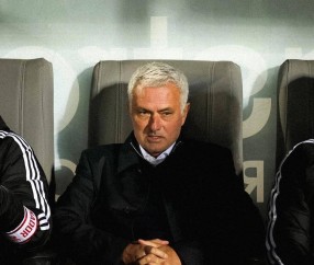 穆里尼奥执教本菲卡11场不败！3-0横扫吉马良斯，欧冠争首胜展望