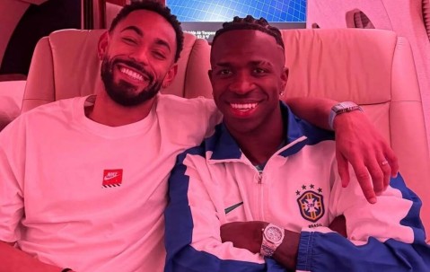 曝曼联明夏备2亿买4人！拉爵会晤维尼修斯，但其工资极高没可能签