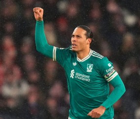 范戴克头球致胜助利物浦重返胜轨，杰拉德高度评价防线提升