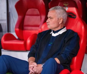 2-0晋级暗藏危机！穆帅罕见认怂，本菲卡一软肋恐遭英超豪门血洗
