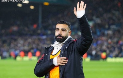 和解之后继续打替补？萨拉赫当“后手招”，是利物浦独具的优势