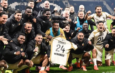 21年后再登法甲榜首！平民俱乐部朗斯能否撼动巴黎圣日耳曼霸权？