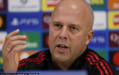 斯洛特：萨拉赫有权不满但不该向媒体说 俱乐部需要做出处理