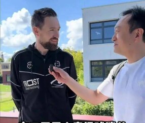 德甲赛场再演王者归来，樊振东无世界排名却收获满堂喝彩